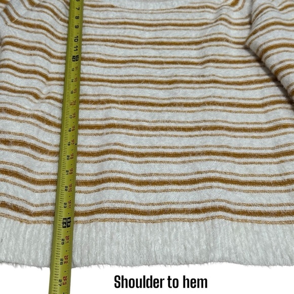 NYDJ White and Mustard Yellow Whisker Scoop Neck Sweater Women's Size M - Picture 12 of 12